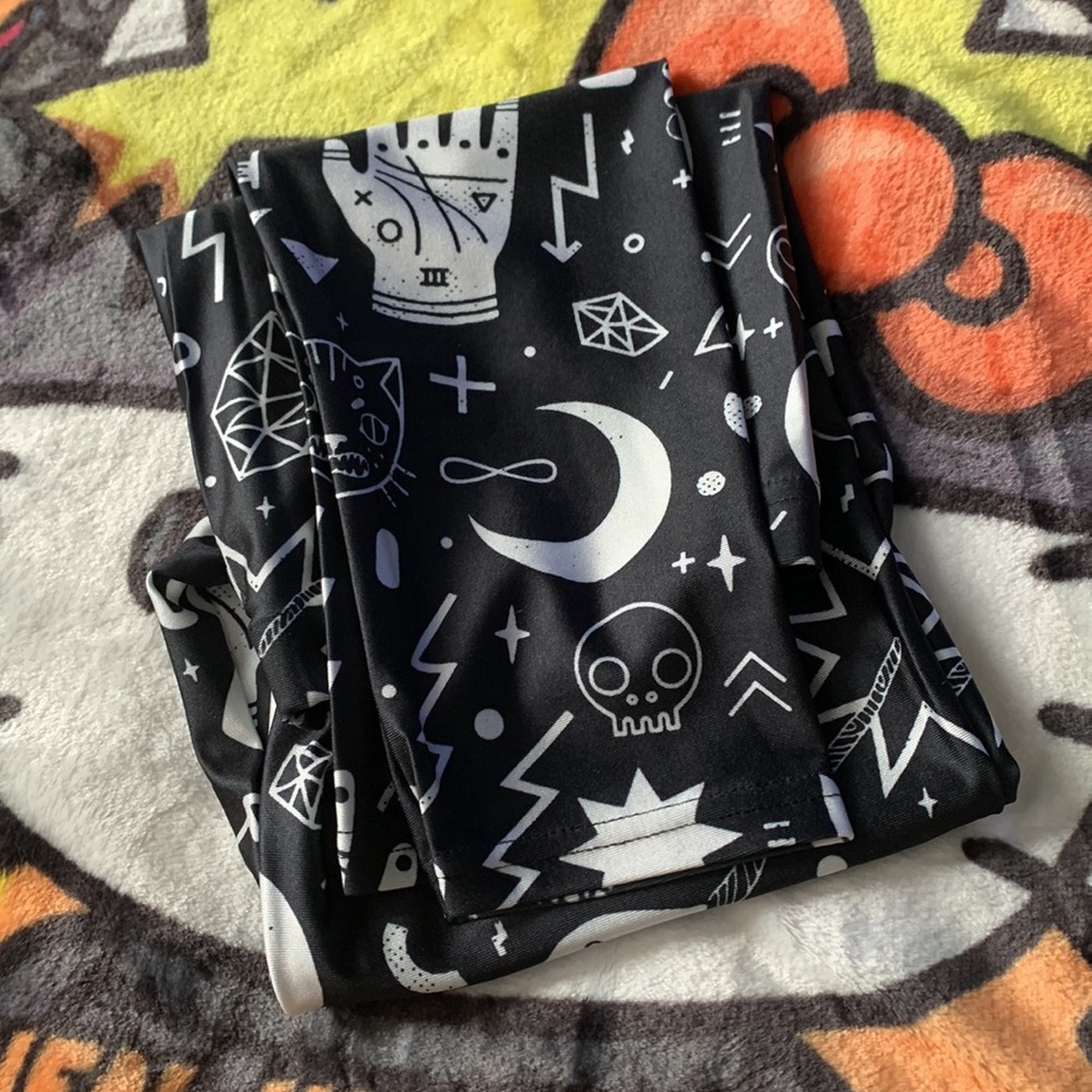 Witchy Goth Occult Leggings - Picture 5 of 6